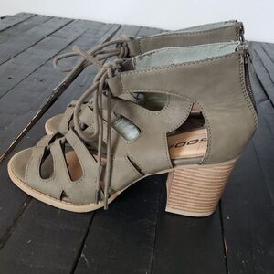 Soda 8.5 Olive Green Lace Up Sandals Heels Open Toe Zipper Back Boho Bohemian